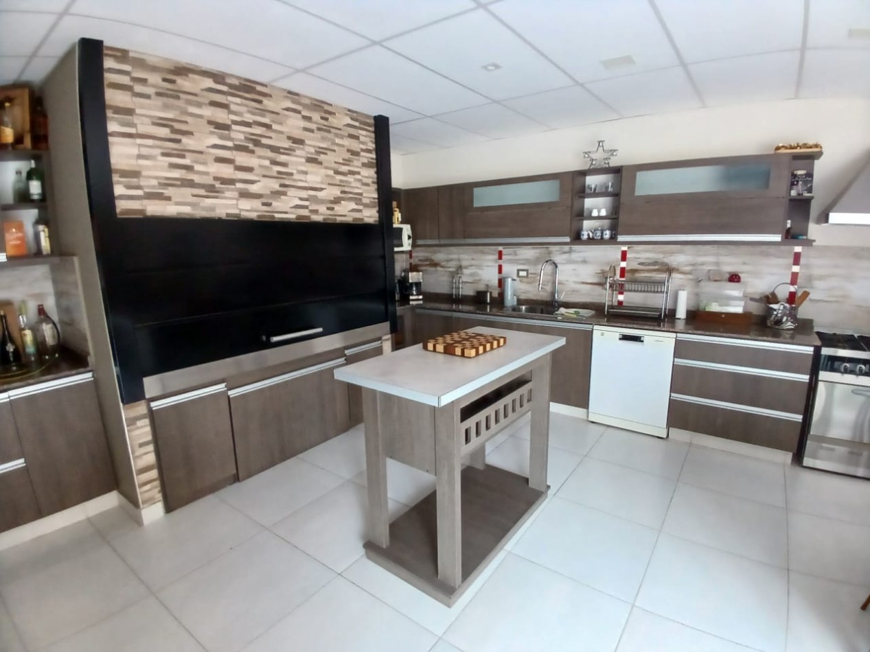 EXCELENTE PROPIEDAD DE  NIVEL GERENCIAL 