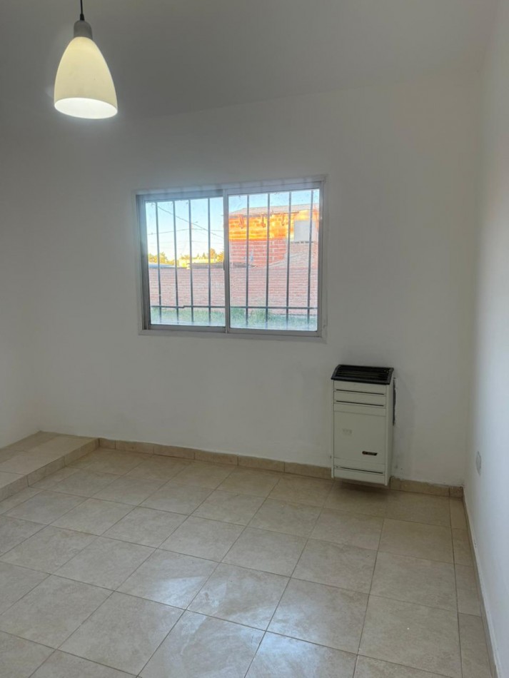 CASA AMPLIA O 2 DEPARTAMENTOS, CUTRAL-CO 