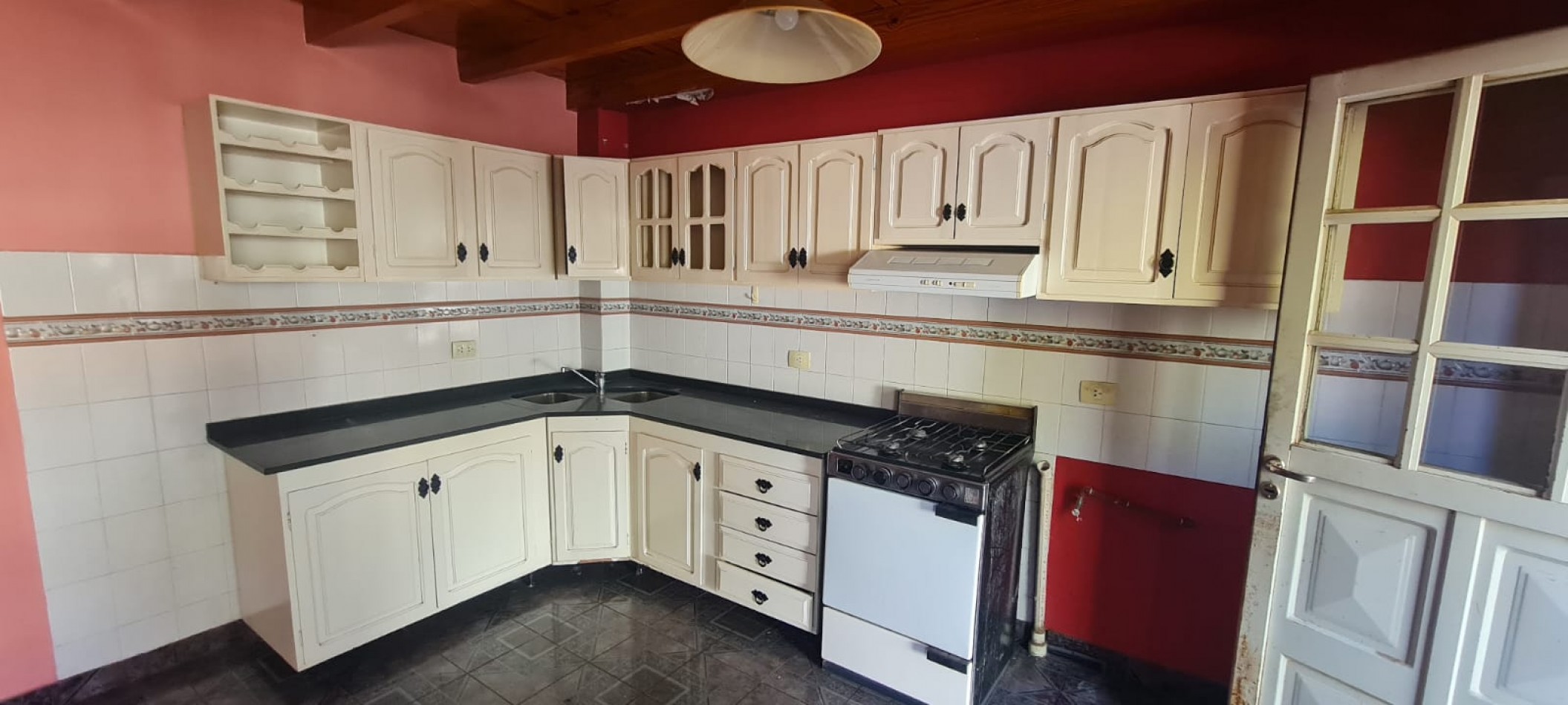 TyM VENDE: CASA Y DEPARTAMENTO CON EXCELENTE UBICACION 